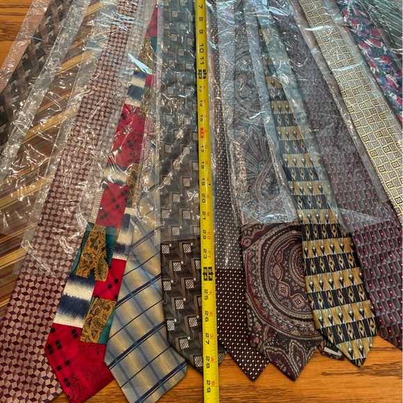 Men's Assorted 100% Silk Ties - Picture 2 of 8
